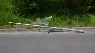 Ukradł wózek i uliczną latarnię