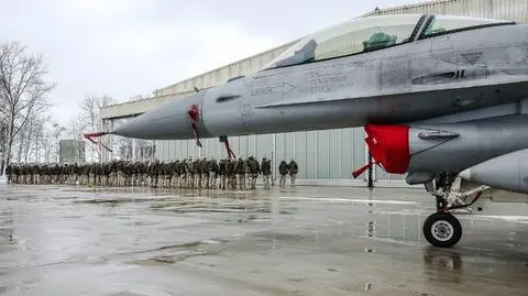 Remont bazy w Łasku. Przebazowanie F-16