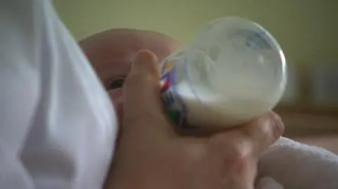 Tylko z mlekiem matki?