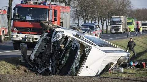 Kłobuczyce: wypadek busa z dziećmi. Prokuratura wszczęła śledztwo