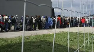 Fala migrantów wciąż dociera do Europy