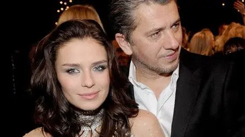 Ona wraca, on debiutuje