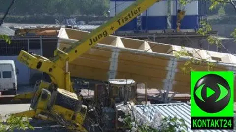 Kontener zmiażdżył operatora dźwigu