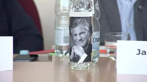 Czerwona kartka i wódka "Alek" dla Janusza Palikota