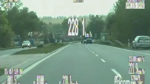 Uciekał 228 km/h, bo chciał uniknąć kontroli