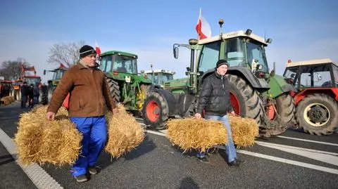 Akcja protestacyjna OPZZ rolników na drodze krajowej 2 pomiędzy Siedlcami a Międzyrzecem