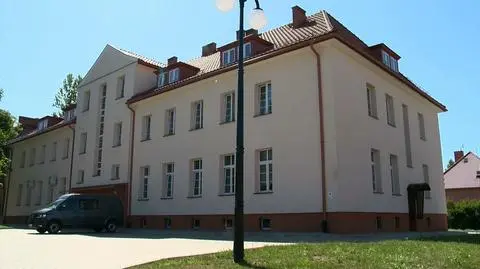 Pośrednikiem w organizacji wycieczek miał być klub garnizonowy