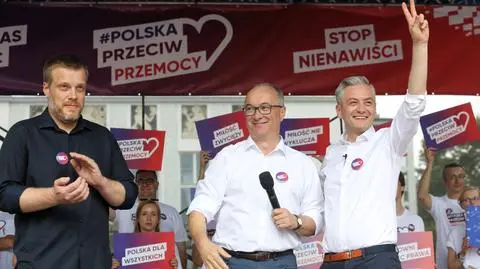 Liderzy partii lewicowych wzięli udział w manifestacji "Polska przeciw przemocy" w Białymstoku