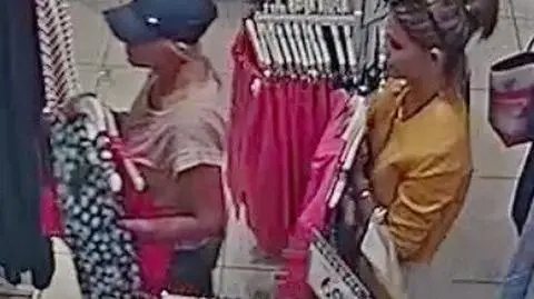 Kradły portfele w centrum handlowym. Wszystko nagrały kamery