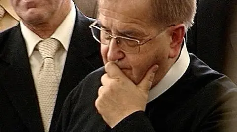 Zamieszanie z doktoratem o. Rydzyka. Czy mógł pisać o sobie?