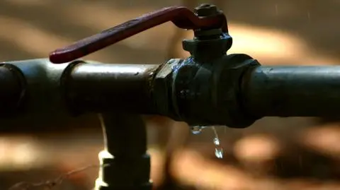 Kradli metodą "na hydraulika" 
i "na pracownika administracji"