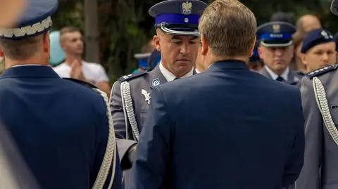 Maciej Zakrzewski awansował. Policjant, który sypał konfetti na wiceministra Zielińskiego