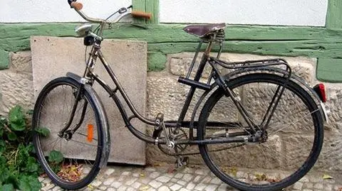 We trzech na jednym rowerze i jeszcze po pijaku
