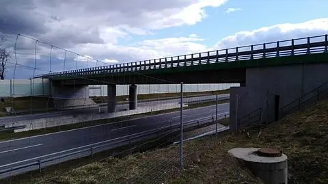 "Z wiaduktu rzucali kamieniami w przejeżdżające samochody". Są zarzuty