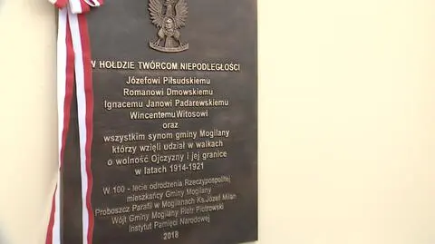 "Padarewski" instead of Paderewski. A commemorative plaque with a typo in Mogilany
