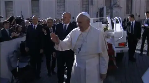 Papież Franciszek: kościelny cennik za ślub czy pogrzeb, to praktyka niedopuszczalna