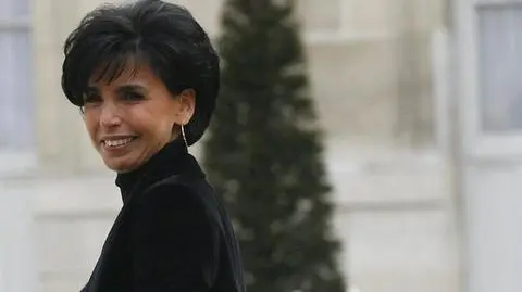 Pani minister rodzi, 
 media szukają ojca