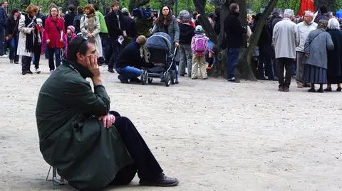 Cztery osoby w szpitalu, kilkuset ratowników czuwa