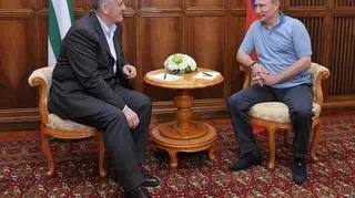 Latem 2013 "przyjacielską" wizytę złożył Ankwabowi prezydent Putin. Teraz w pałacu rządzi tłum