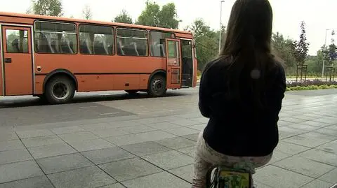 3-latka spędziła 4 godziny zamknięta w autokarze. Opiekunka nie sprawdziła
