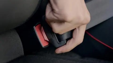 Pasy bezpieczeństwa - jak prawidłowo zapiąć