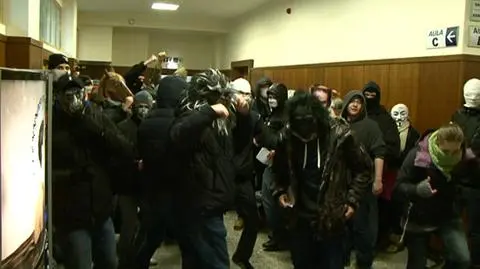 Prof. Środa komentuje wtargnięcie na jej wykład