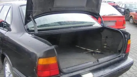 W Głogowie dwóch nastolatków próbowało ukraść samochód