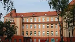 Dyrekcja uspokaja: "gronkowiec wykluczony w obu przypadkach"