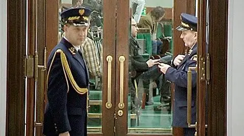 Sejm się boi. Dostanie paralizatory?