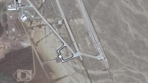 Nowy hangar w Strefie 51 (Archiwalne nagranie bombowca B-2. B-21 ma być do niego podobny)