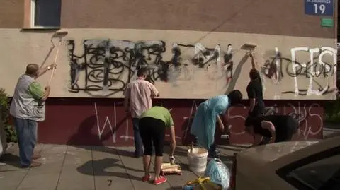 "Jest okazja, żeby się upaprać i pogadać". Pogromcy Bazgrołów znowu w akcji