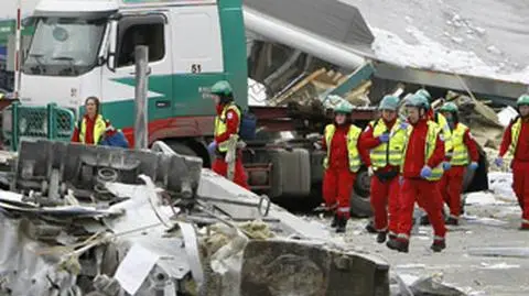 Pociąg wpadł do wody (ENEX)