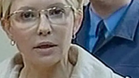 Światło świeci się całą dobę. "Cel: psychicznie złamać"