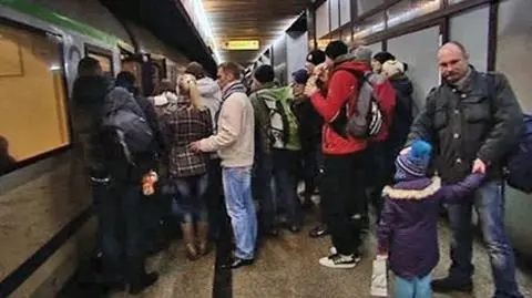 Zablokowali odjazd pociągu, chcieli więcej miejsc