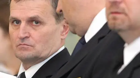 "Zgodnie z procedurą. 
Piloci byli staranni"