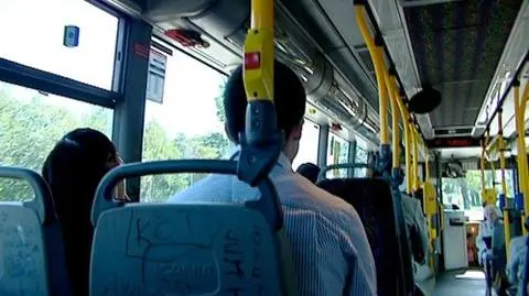 Kopał pasażera na gapę. Wykopali go z pracy