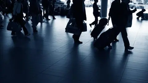 Zamknął się w schowku na bagaż