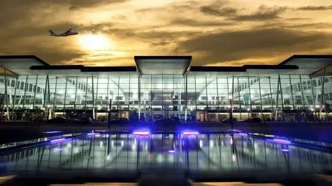 12 000 rolek papieru, 3500 litrów mydła. 
Wrocławski terminal skończył rok