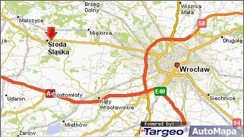 Osobówka zderzyła się z tirem.
"Wyprzedzała na łuku drogi"
