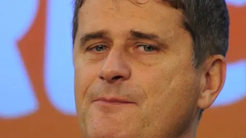 Palikot skrętem chce odczarować klątwę