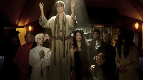 David Bowie w nowym klipie "The Next Day" wciela się w Chrystusa