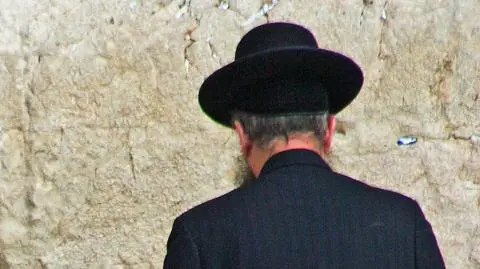 Przyjeżdżali do Polski z całego świata od lat, w tym roku pielgrzymki chasydów nie będzie. Przez koronawirusa 