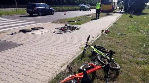 Autobus MPK wjechał w rowerzystów. Policja bada, jak doszło do wypadku