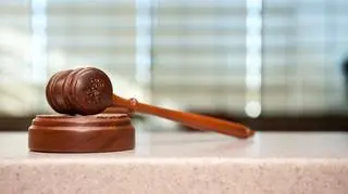 Pracownik "rażąco łamał procedury wizowe" - twierdzi prokuratura