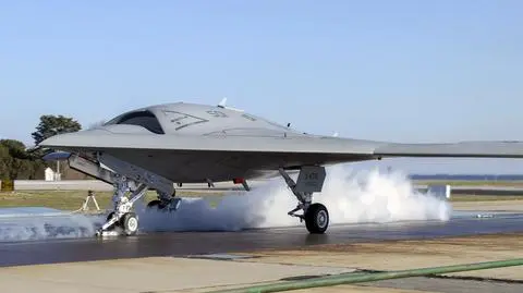 X-47B dał się wystrzelić z katapulty. 200 km/h w trzy sekundy