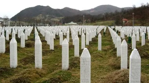 Peter Handke z Noblem. Bliscy ofiar masakry w Srebrenicy krytykują