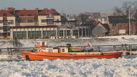 Tygrys, Rekin, Orka i Mors walczą z lodem na Wiśle