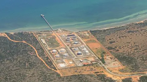 PDVSA to państwowa spółka naftowa (na nagraniu manifestancja zwolenników Maduro z firmy PDVSA)
