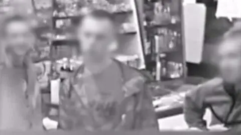 Gdańsk: Pobili i okradli obcokrajowców. Szuka ich policja