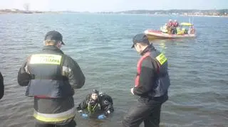Według świadków mężczyzna wypadł z łódki rybackiej w Sobieszewie